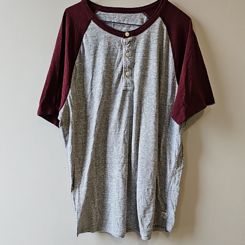 American Eagle Outfitters XXL  Gray and Maroon Henley Tee